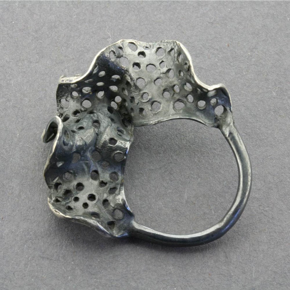 Ring | Lace frill | Oxidised