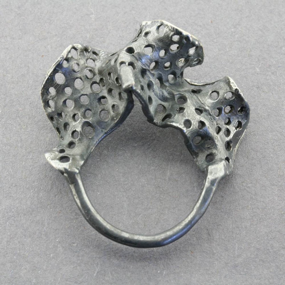 Ring | Lace frill | Oxidised