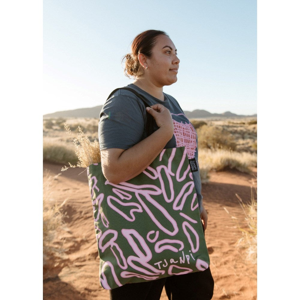 Tote bag | Margaret Smith | Tjanpi Desert Weavers | Olive & pink