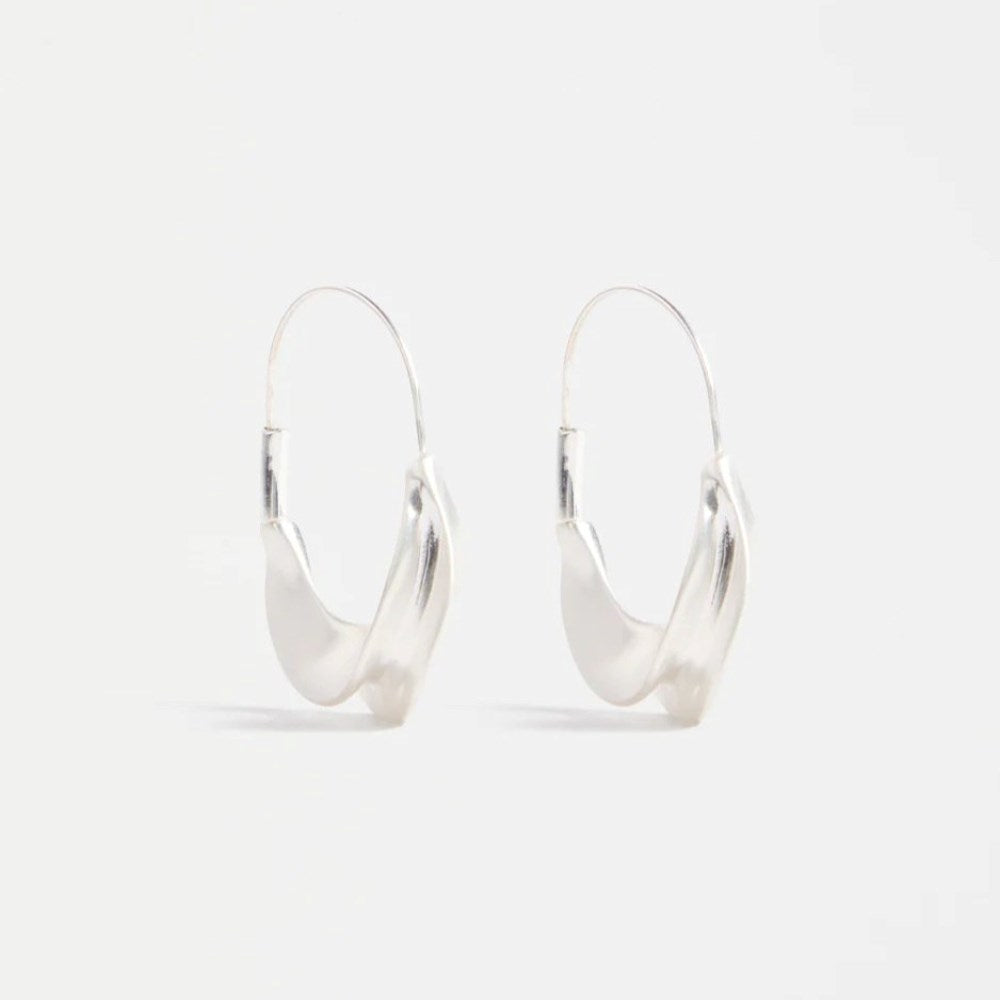 W25 | Earrings | Siita hoop
