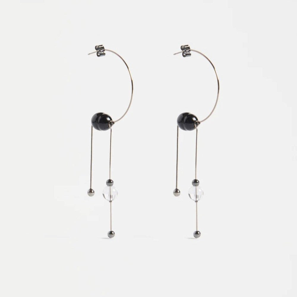 W25 | Earrings | Pykka drop | silver and black