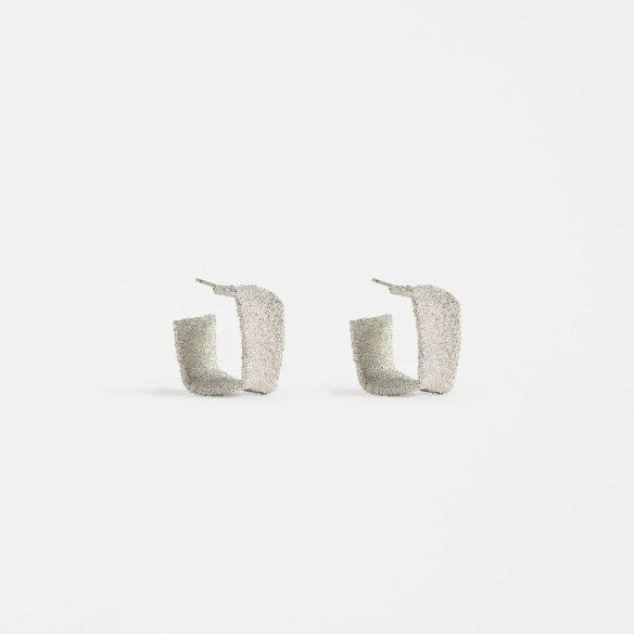 W26 | Earrings | Delta Hoop