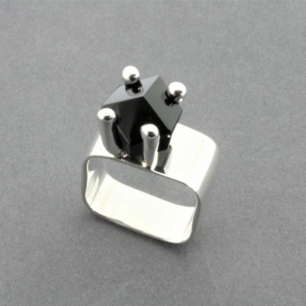 Ring | Square Claw : Onyx | Silver