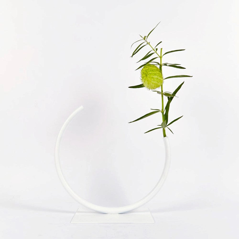 Vase | Edging over | white | Made by ACV studio