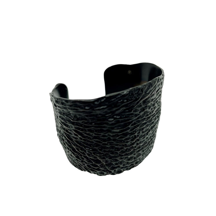 Cuff Open | Gorilla skin imprint | Black Chrome plated brass | 5cm width | Made by Lisa Roet