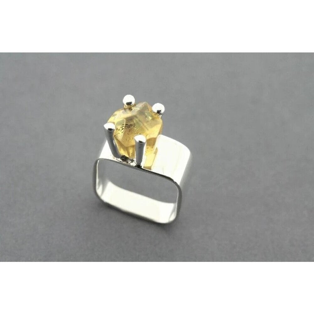 Ring | Square Claw : Amber | Silver