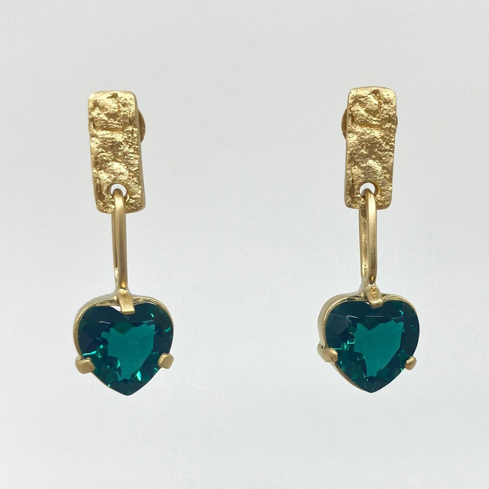 Earrings | Gold drop with diopside heart | Lisa Roet