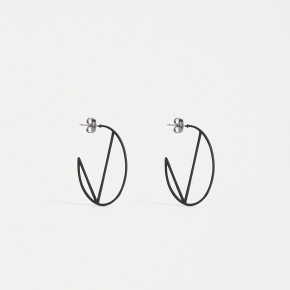 W24 | Earrings | Almi hoop