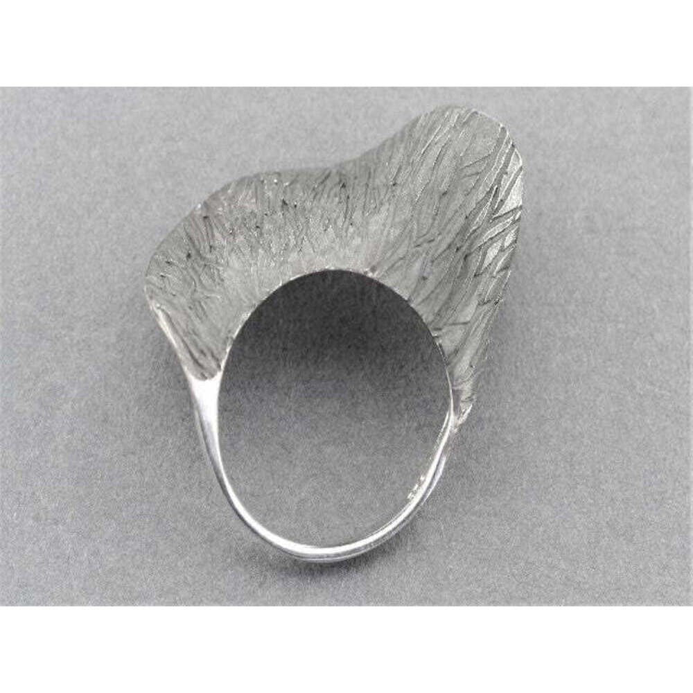 Ring | Sterling Silver | Medium Wave | Oxidized Lines